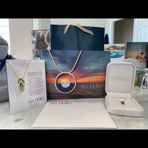 NA HOKU Hawaiian Slipper Pendant (Item 41506)  PERFECT GIFT 💝 🎁 GOLD & DIAMOND